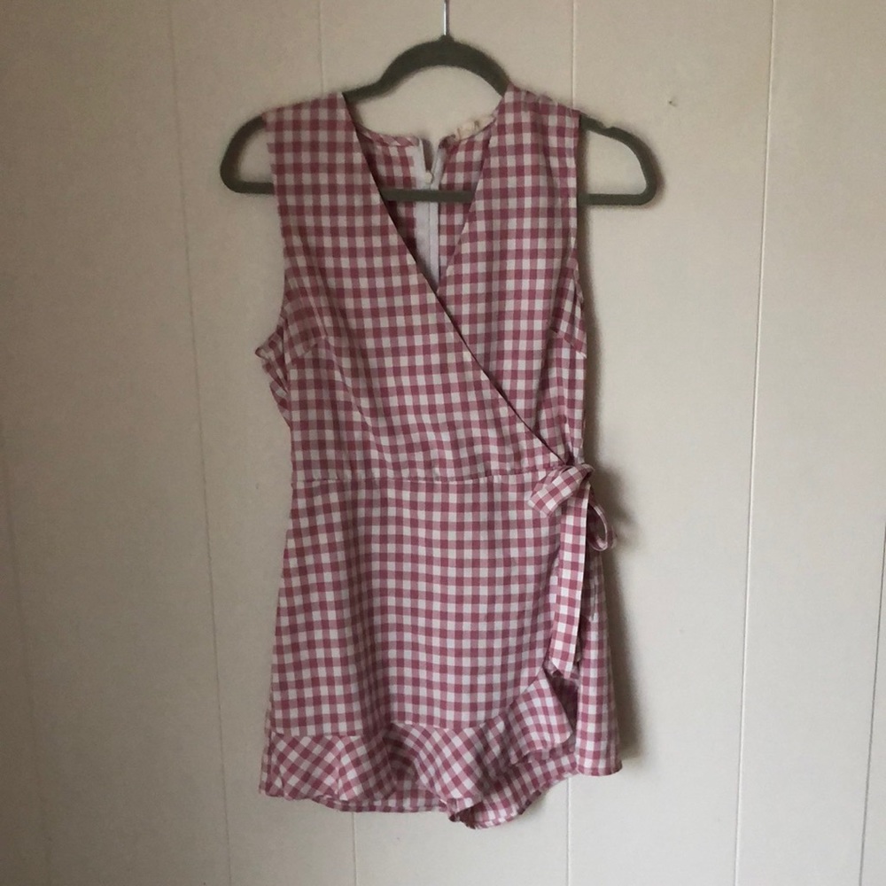 Pink gingham romper size small v neck bow on side